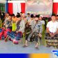 Caption: sejumlah masyarakat bertahan dan menduduki Pendopo kantor Pemerintah Kecamatan Omben, (dok. regamedianews). 