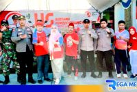 Caption: jajaran panitia JJS Pemdes Gunung Rancak bersama Kapolsek beserta anggotanya dan Koramil Robatal, (dok. regamedianews). 