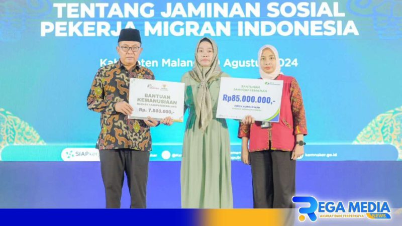 Caption: penyerahan santunan kematian kepada ahli waris PMI yang meninggal di negara penempatannya di Jepang, (dok: regamedianews).