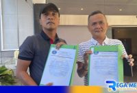 Caption: paslon bupati dan wakil bupati, Lukman-Fauzan, saat tes medical check up di RSPAL Dr.Ramelan Surabaya, (dok: regamedianews).
