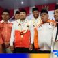 Caption: Ketua DPW Jatim dan ketua serta pengurus DPD PKS Sampang bersama paslon Jimad Sakteh saat diwawancara awak media, (dok. regamedianews). 