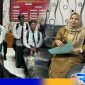 Caption: Kalapas Narkotika Pamekasan sambut kedatangan guru pembimbing bersama tujuh siswa magang, (dok. regamedianews). 