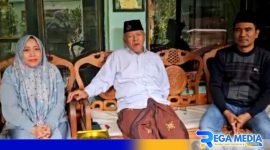 Caption: Mathur Husyairi bersama istri saat silaturahmi ke KH Abdul Muhaimin, (dok. regamedianews). 