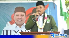 Caption: H.Slamet Junaidi menyampaikan sambutan dalam konsolidasi Kader PKB dan deklarasi pemenangan, di Sreseh. (dok. foto istimewa). 