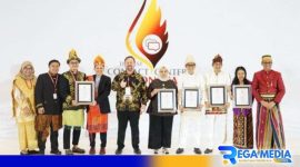 Caption: pose bersama saat penerimaan reward TBCCI 2024.
