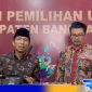 Caption: Komisioner KPU Bangkalan umumkan penetapan dua paslon dalam Pilkada Bangkalan, (dok. regamedianews). 
