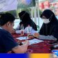 Caption: petugas kesehatan melakukan pendataan dan pemeriksaan kesehatan warga binaan Lapas Narkotika, (dok. regamedianews). 