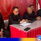 Caption: konferensi pers, Lapas Narkotika Pamekasan benerkan fakta isu foto viral napi berenang di Pantai Jumiang, (dok. regamedianews). 