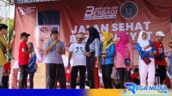 Pasangan ManFaat Gelar Jalan Sehat Bersama Warga Kamal