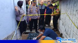 Caption: pihak kepolisian saat melakukan olah TKP di lokasi pria ditemukan meninggal dunia, (dok. regamedianews). 