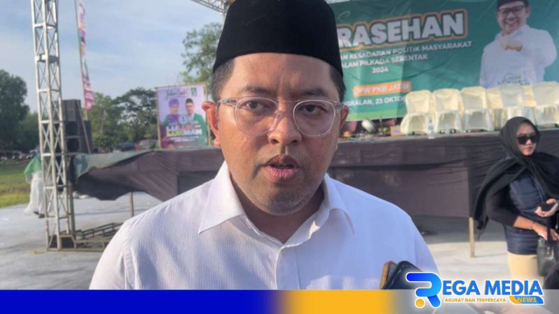 Caption: Lukmanul Hakim calon wakil gubernur jawa timur, saat diwawancara awak media, (dok. regamedianews). 