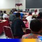 Caption: berlangsungnya audiensi aktivis Forsa Hebat dengan sejumlah komisioner KPU Sampang, (dok. regamedianews). 