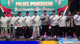 Caption: pose jajaran forkopimda Pamekasan usai bersholawat dan doa bersama, (dok. regamedianews). 