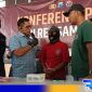 Caption: Kasat Reskrim Polres Sampang saat interogasi langsung tersangka pencabulan anak dibawah umur, (dok. regamedianews). 