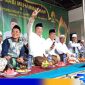 Caption: H. Slamet Junaidi bersama kiai dan tokoh masyarakat dalam acara doa bersama untuk kemenangan Jimad Sakteh, (dok. regamedianews). 