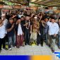 Caption: Cabup Sampang H. Slamet Junaidi pose bersama PKL Bebek Purnama se-Jawa Timur, (dok. regamedianews). 