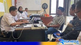 Caption: Bawaslu saat periksa perwakilan fraksi DPRD Bangkalan, (dok. regamedianews). 