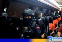Caption: pemindahan 88 napi narkoba ke Nusakambangan, (dok. regamedianews). 