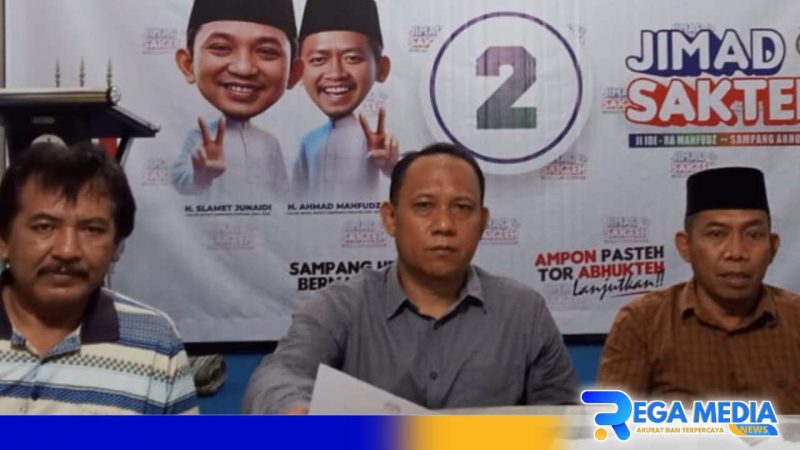 Caption: press conference tim pemenangan dari beberapa divisi paslon Jimad Sakteh, (dok. regamedianews). 