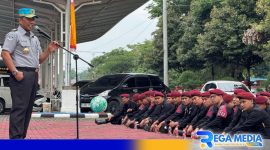 Caption: Direktur Kepatuhan Internal Direktorat Jenderal Pemasyarakatan, Lilik Sujandi, menyampaikan arahan kepada petugas Lapas, (dok. regamedianews). 