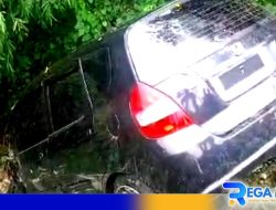 Mobil Hitam Nyungsep Ke Jurang di Kedundung Sampang