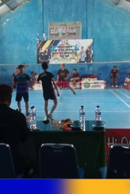 Atlet Ganda Putra Omben Berlaga di Turnamen Badminton HUT Brimob Ke-79