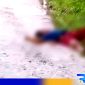 Caption: tampak korban tergeletak dipinggir jalan dalam kondisi tewas berlumuran darah, (dok. regamedianews). 
