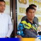 Caption: Kapolres Sampang AKBP Hartono saat diwawancara awak media, (dok. regamedianews). 