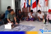 Caption: tanggapan keluarga paslon 01 pasca MK memutuskan gugatan paslon 02 ditolak, (dok. regamedianews). 