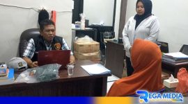 Caption: Kasat Reskrim Polres Sampang interogasi langsung inisial SM pelaku pembunuhan di Desa Tebanah, (dok. Humas Polri). 