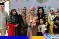 Caption: istri anggota DPRD Jatim (Agus Wahyudi) didampingi sahabat dan kerabat serta ketua ILP Sampang saat kunjungi panti asuhan Al-Misykah, (dok. regamedianews). 