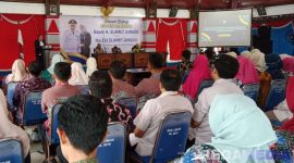 Caption: Bupati Sampang H.Slamet Junaidi menyampaikan arahannya dalam pemaparan anggaran dan kegiatan Dinkes KB di Pendopo Trunojoyo, (dok. regamedianews). 