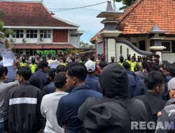 Mahasiswa Demo DPRD Pamekasan, Tolak Revisi UU TNI