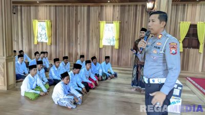 Kasat Lantas Polres Sampang Masuk Pesantren