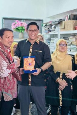 FBS Unesa Gandeng Madura Travel Kegiatan PKM Internasional