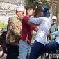 Caption: potongan video kejadian penganiayaan didepan sekolah Al-Fadlaly Klampis Bangkalan, (dok. regamedianews). 
