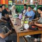 Caption: Pengurus MKKS SMA Swasta Kabupaten Sampang saat bersama Pengurus SMSI, (dok. regamedianews). 