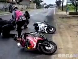 Viral, Dua Pemotor Jatuh Saat Melintasi Sampang