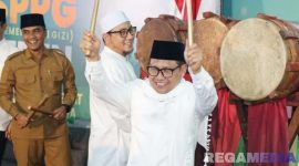 Caption: Menko PMK RI (Muhaimin Iskandar) saat meresmikan pembukaan Dapur BGN di Ponpes Syaikhona Mohammad Kholil Bangkalan. 