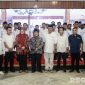 Caption: Pengurus SMSI Madura Raya saat dilantik di Pendopo Keraton Agung Sumenep, (dok. regamedianews). 