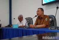 Caption: Kepala Diskominfo Sampang Amrin Hidayat menjelaskan hasil analisis teknis video hoax Bupati Sampang, (dok. regamedianews). 