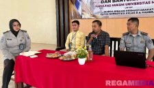 Caption: berlangsungnya penyuluhan hukum kepada warga binaan Lapas Narkotika Kelas IIA Pamekasan. 