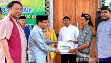 Caption: Penyerahan Bantuan Rumah Mahyani oleh Baznas Provinsi Gorontalo, kepada salah satu penerima bantuan pada tahun 2023 yang lalu.