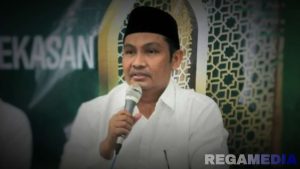 Diwarnai Isak Tangis, Warga Banjiri Pemakaman Ketua PCNU Pamekasan di Jember