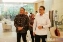 Caption: Bupati Sampang H.Slamet Junaidi bersama Menteri Kesehatan RI Budi Gunadi Sadikin, (sumber foto. Diskominfo Sampang). 