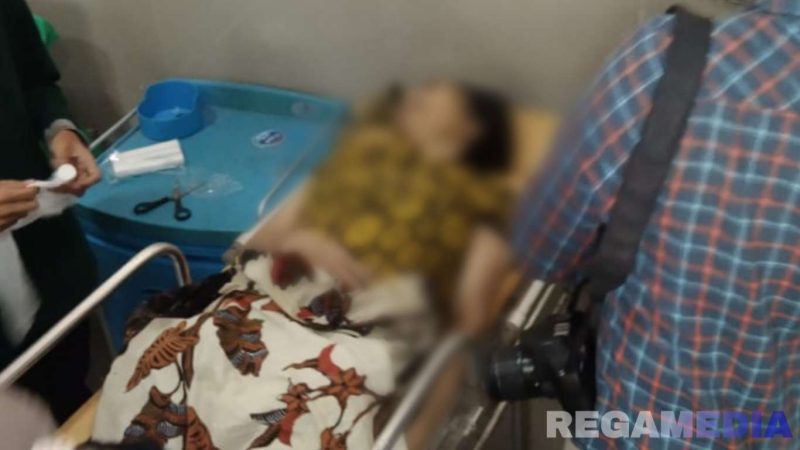 Caption: jenazah korban seorang wanita asal Tlanakan Pamekasan, saat berada di Puskesmas Camplong, (sumber foto: Polsek Camplong Polres Sampang). 