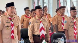 Caption: Kalapas Narkotika Pamekasan bersama Kwarcab Gerakan Pramuka, mengikuti zoom dengan Menteri Imipas dalam kegiatan Perkemahan Satya Dharma Bhakti Pemasyarakatan. 