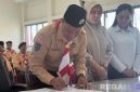 Caption: Kalapas Narkotika Kelas IIA Pamekasan tanda tangani surat kerjasama dengan Kwarcab Gerakan Pramuka dan Sanggar Senam Talang Siring. 