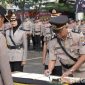 Caption: Kapolres Sampang AKBP Hartono pimpin serah terima jabatan Wakapolres dan Kasat Intelkam, (sumber foto: Humas Polres Sampang). 