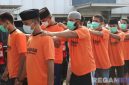 Caption: para pelaku penyalahgunaan narkoba jenis sabu yang berhasil diamankan Polres Pamekasan. 